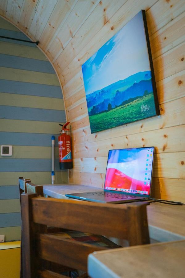 فيلا Emlyn'S Coppice - Luxury Woodland Glamping هوليويل المظهر الخارجي الصورة